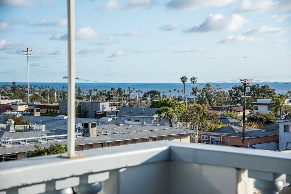 Фото Luxurious 6 Bed House in La Jolla - San Diego