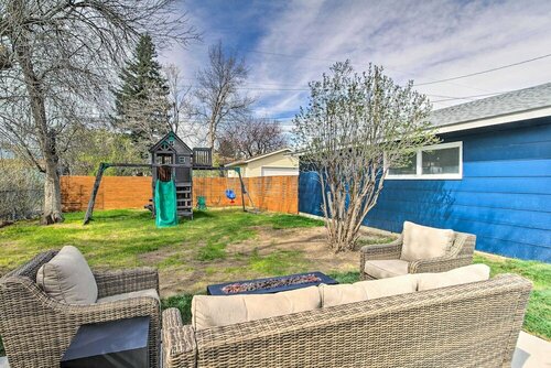 Гостиница Sleek & Modern Great Falls Gem: Hot Tub, Yard в Грейт-Фоллс