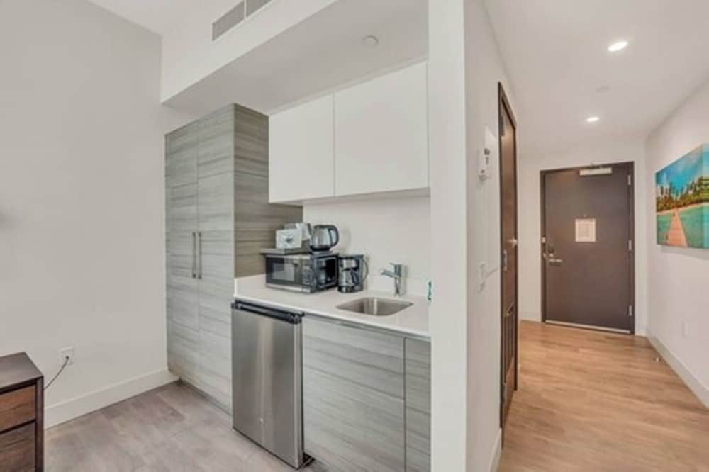 Фото Costa Hollywood Beach Studios