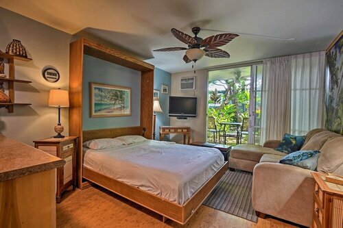Гостиница Kailua Studio w Pool Access & Garden Views!