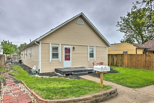 Гостиница Council Bluffs Cottage: Proximity to Parks! в Каунсил Блаффс