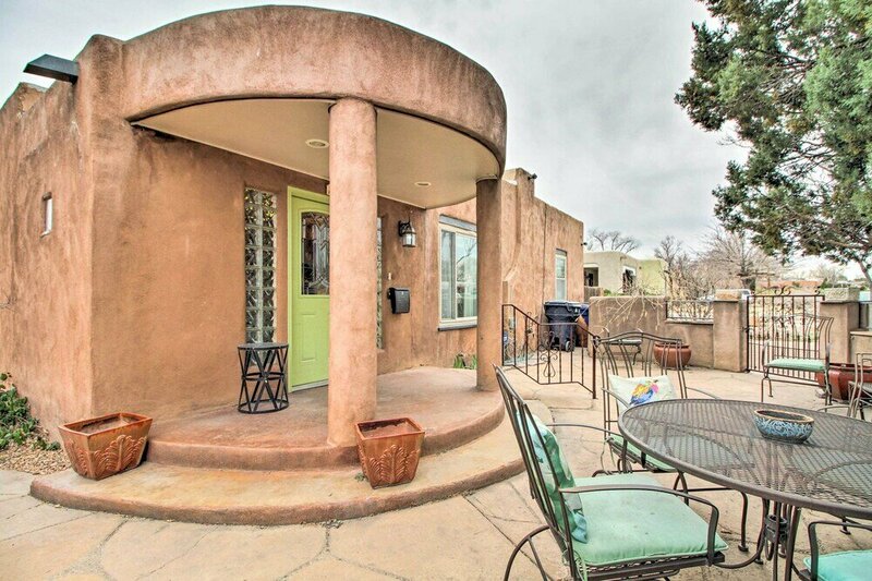 Гостиница Albuquerque Home w Patio 1 Mile to Nob Hill! в Альбукерке