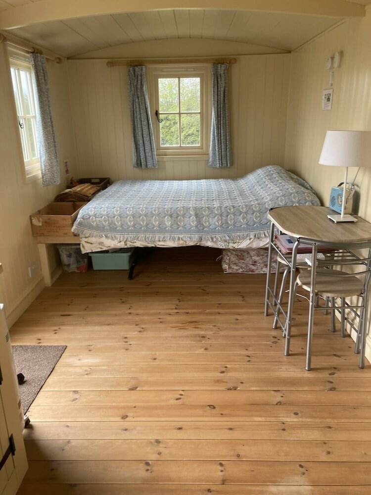 Фото Oxton Hill Hideaway