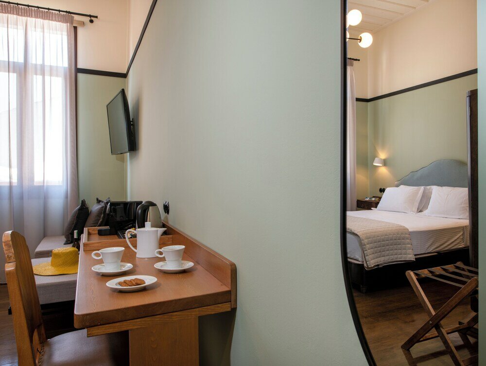 Фото Mosaic Venetian Harbour Suites