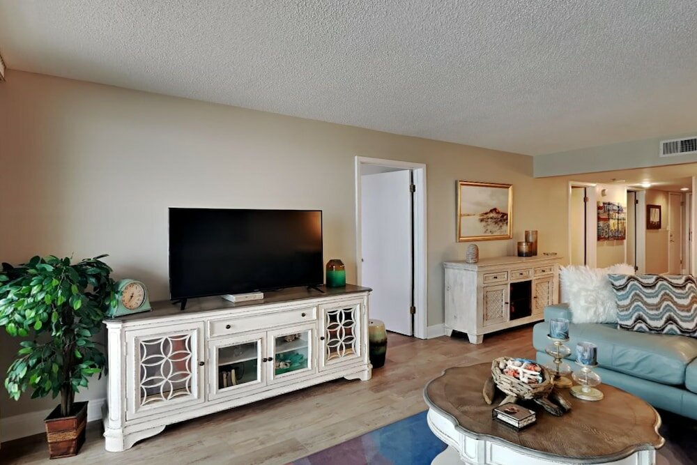 Фото Edgewater Tower III