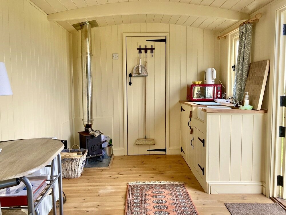 Фото Oxton Hill Hideaway