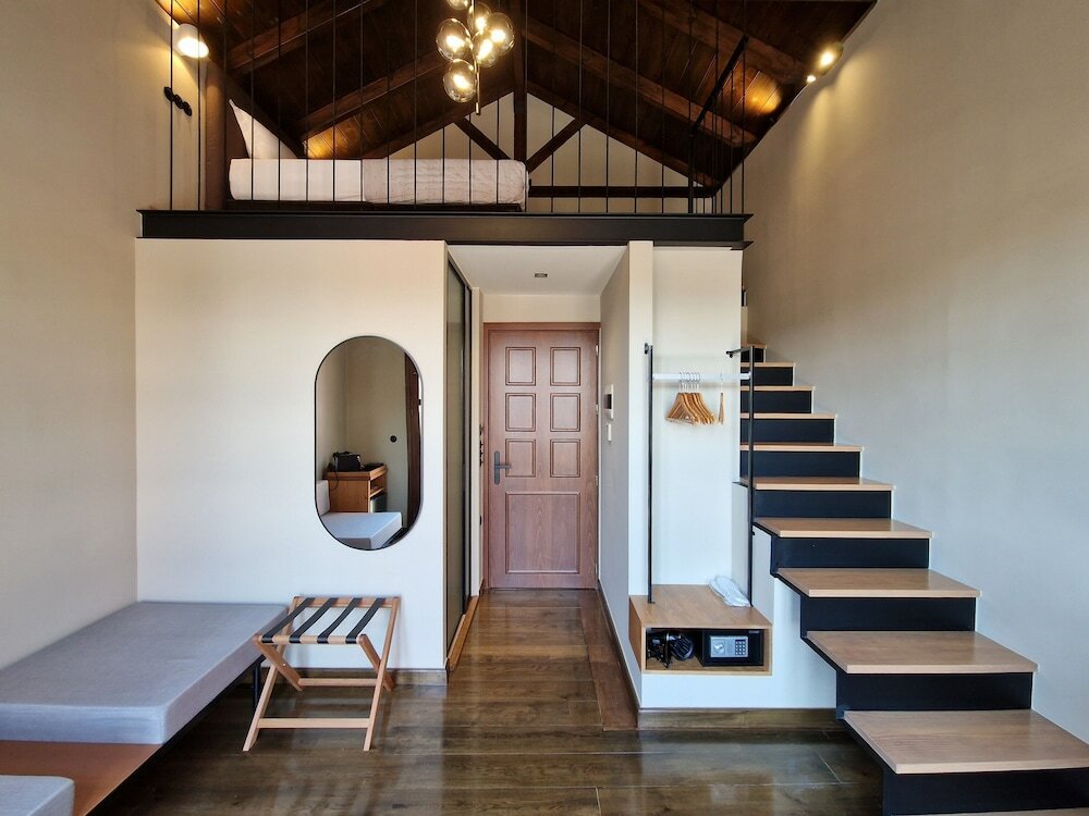 Фото Mosaic Venetian Harbour Suites