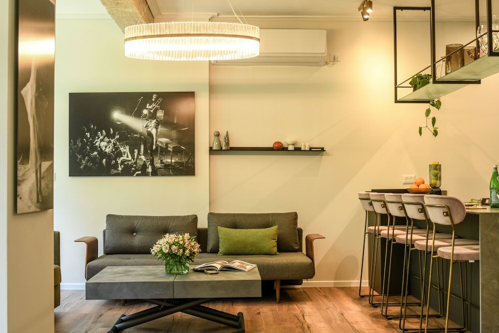 Фото Sophisticated Tel Aviv Retreat 1br Apt