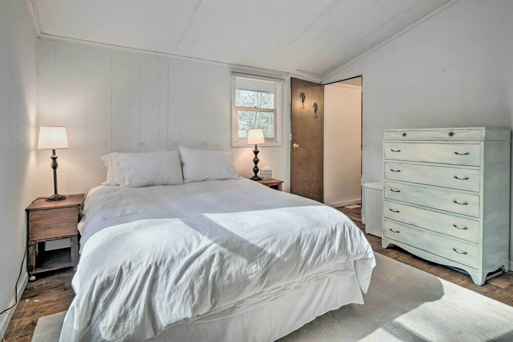 Фото Unplugged Mountain Retreat With Porch Swings!