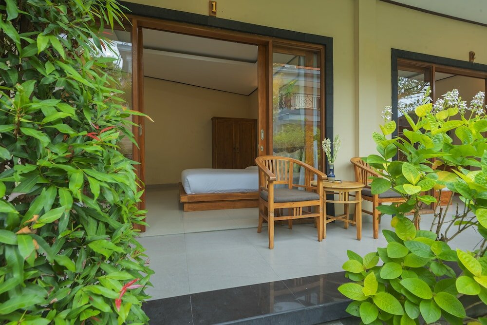 Фото Liliy Guest House Legian