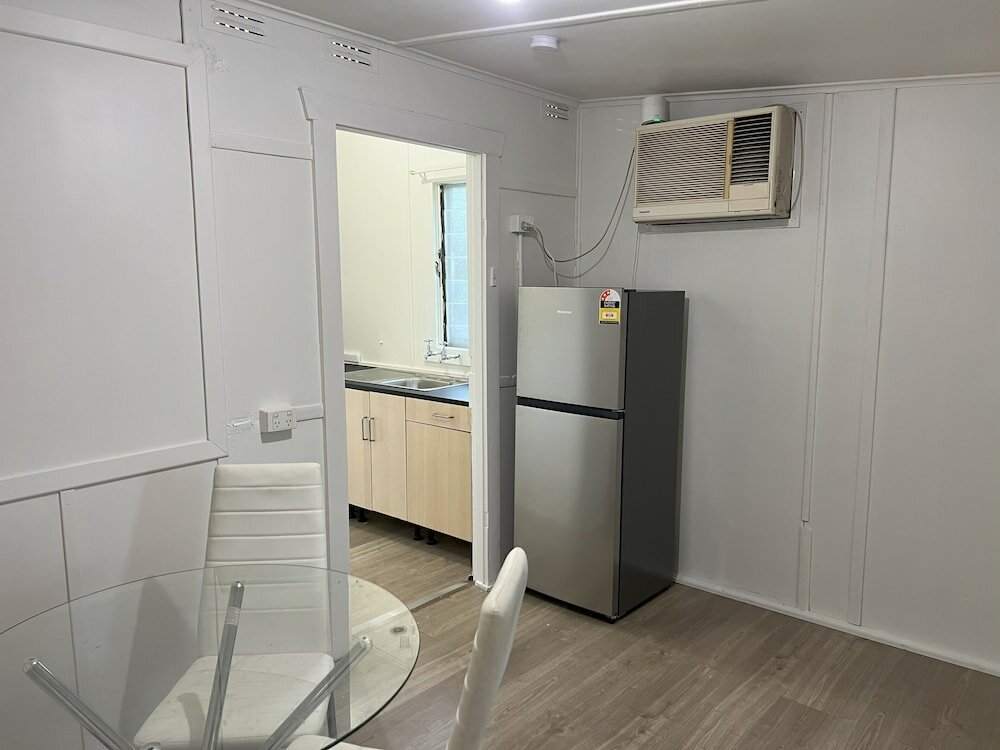 Фото Pet Friendly 2 Bedroom Cottage with Yard