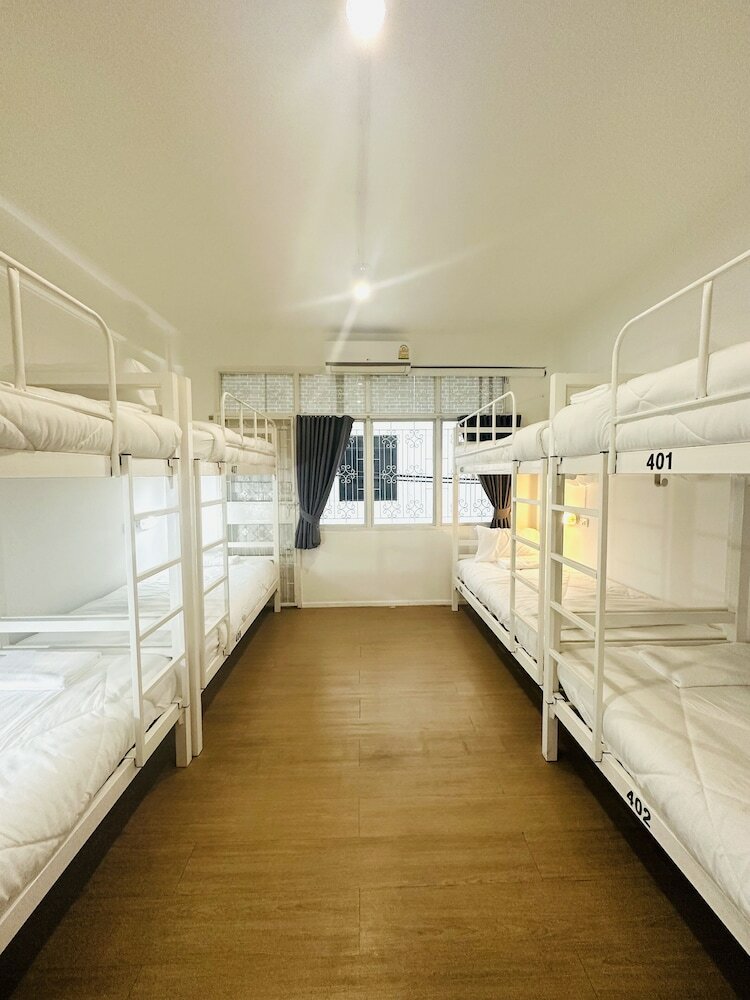 Фото Piccolo Sukhumvit Hostel