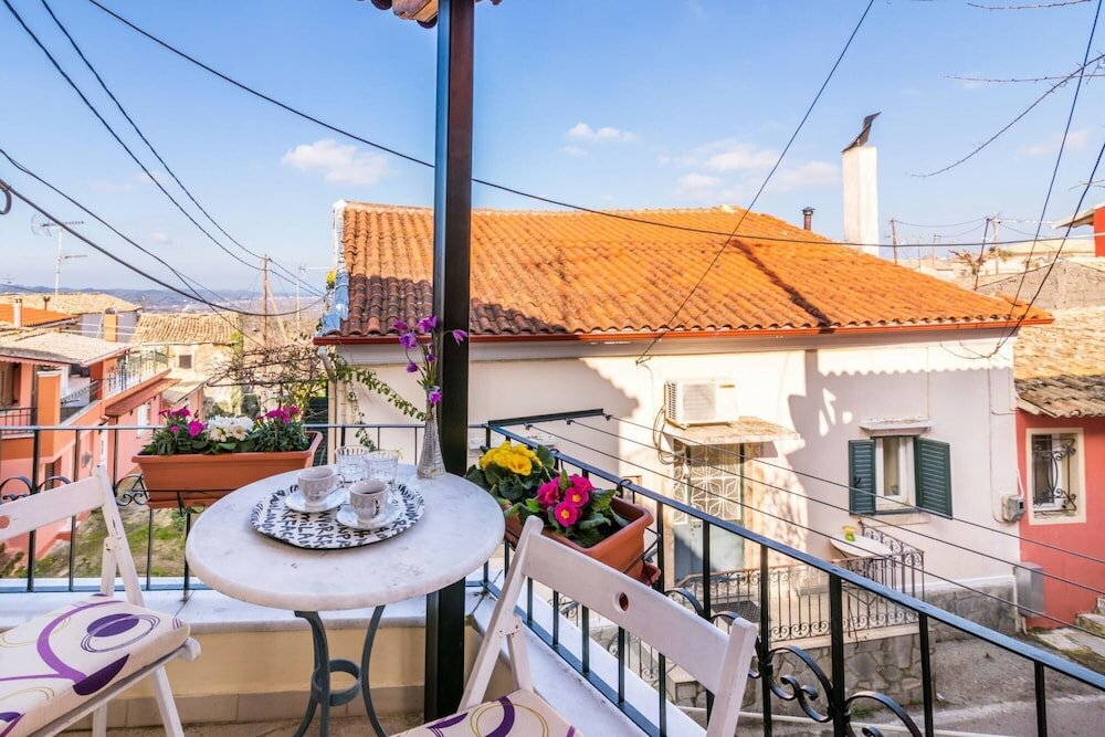 Фото Nina's Traditional House by Estia