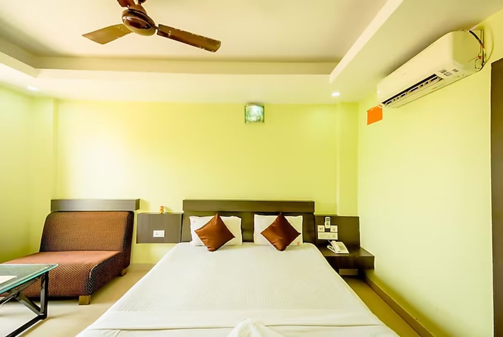 Фото Goroomgo Deep Ganga Inn Puri