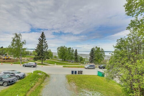 Гостиница Modern Anchorage Getaway, Steps From Coastal Trail в Анкоридже