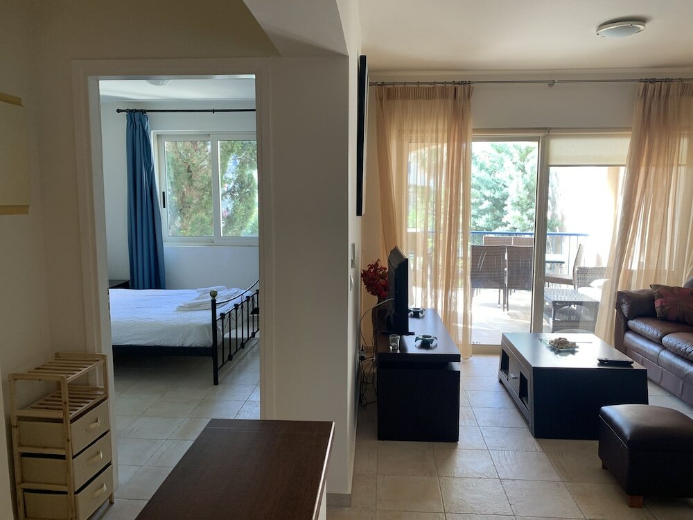 Фото 3-Bedroom Apartment on Beach Cassiopeia