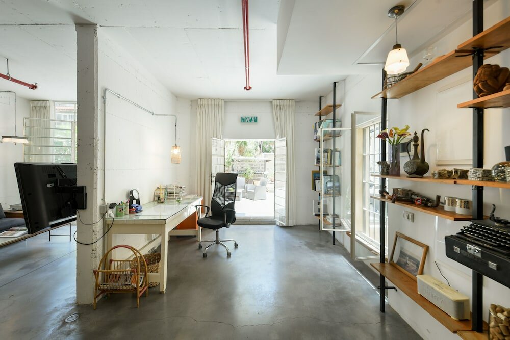 Фото Unique and Spacious 2br Apt with Terrace