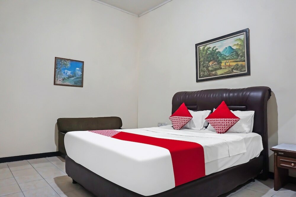 Фото Super Oyo 92134 Bogor Guest House Syariah