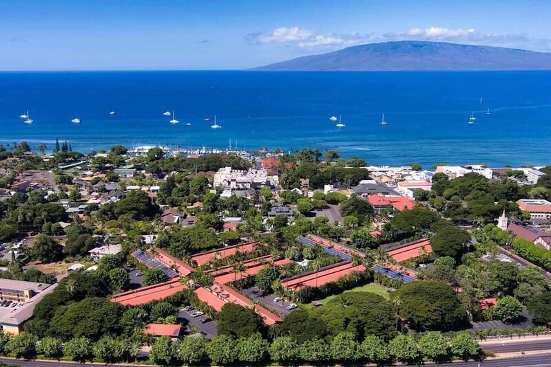Гостиница K B M Resorts: Aina Nalu Lahaina Al-c209 Stunning 2 Bedroom, Luxurious Pool View! One Block to Front Street! в Лахайне