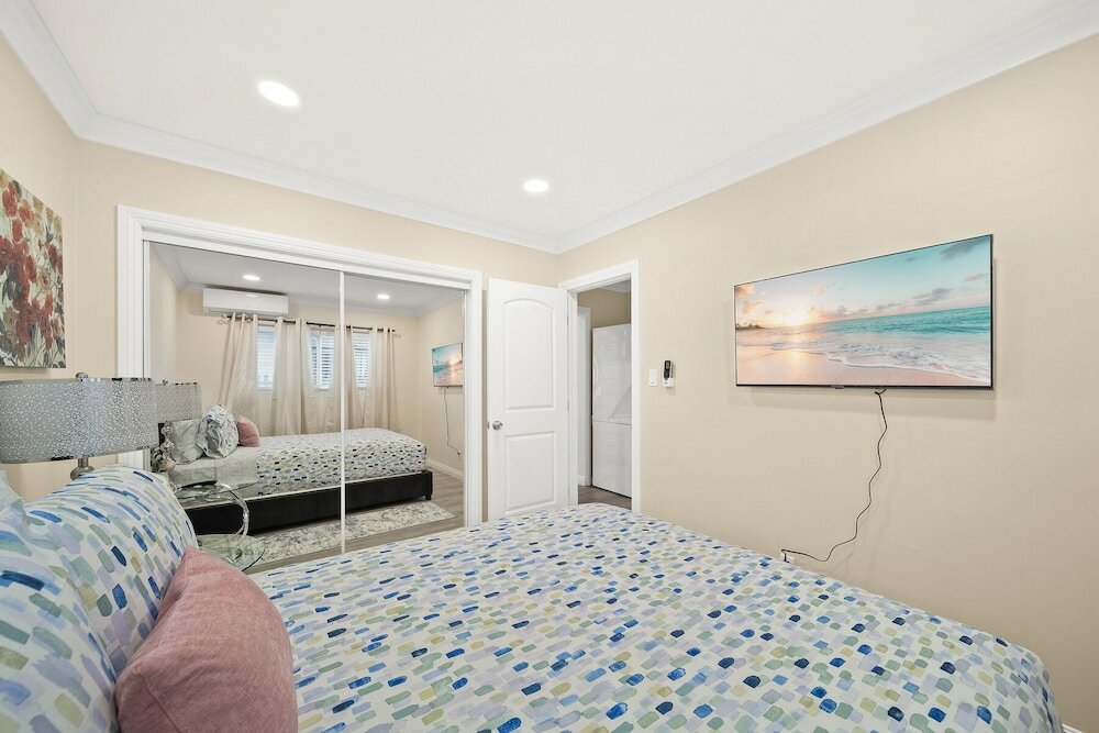 Фото Cozy n Serene 12mins to Downtown La