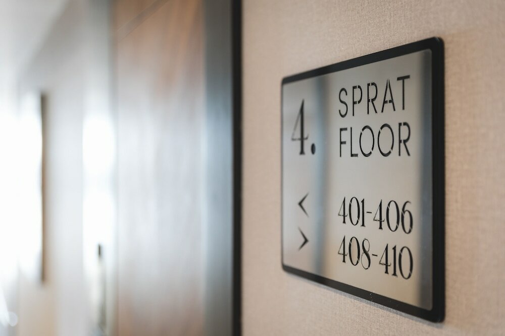 Фото Bristol Hotel