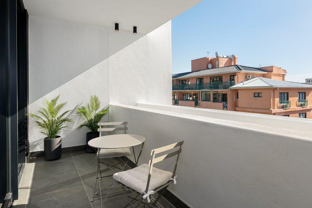 Фото The Avant 303