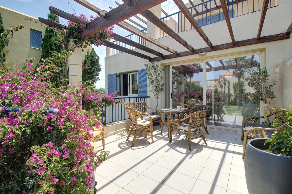 Фото 1 Bedroom Apartment on Beach Elias Upper