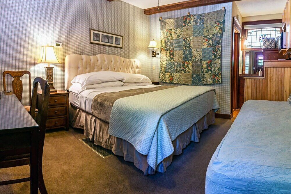 Фото A Cowslip's Belle Inn