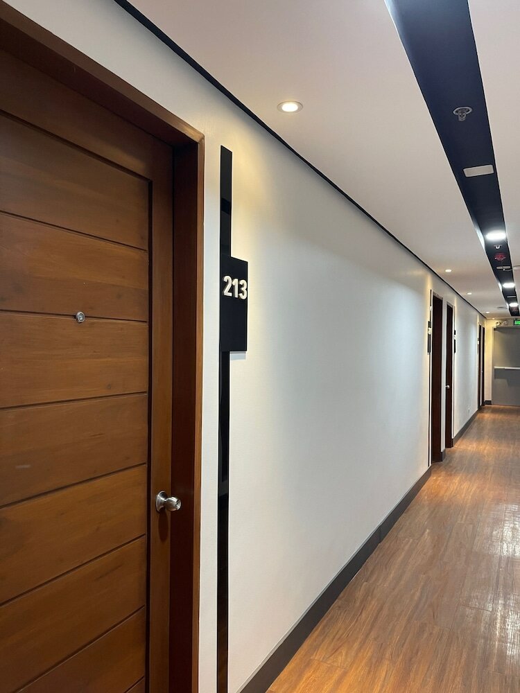 Фото Oyo 982 Boulevard Pension House