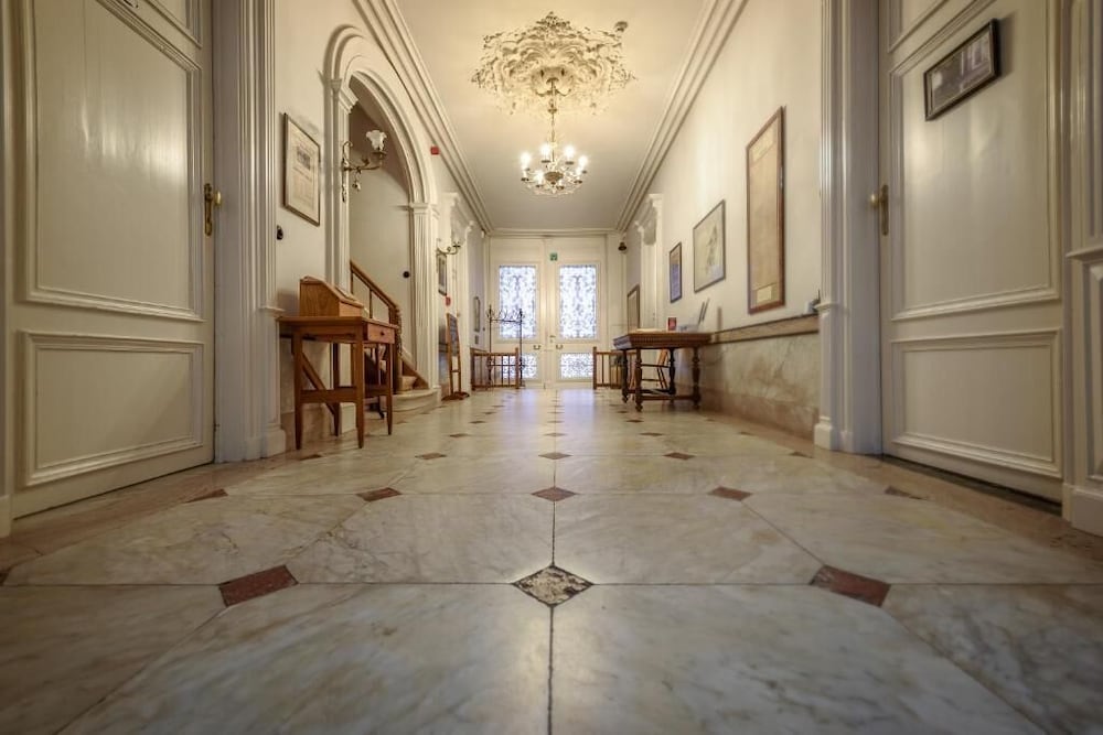 Фото Talbot House