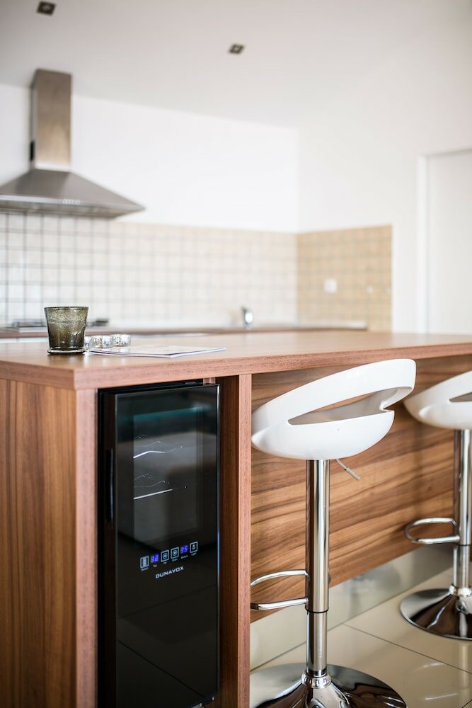 Фото Zenith Apartment by DuHomes