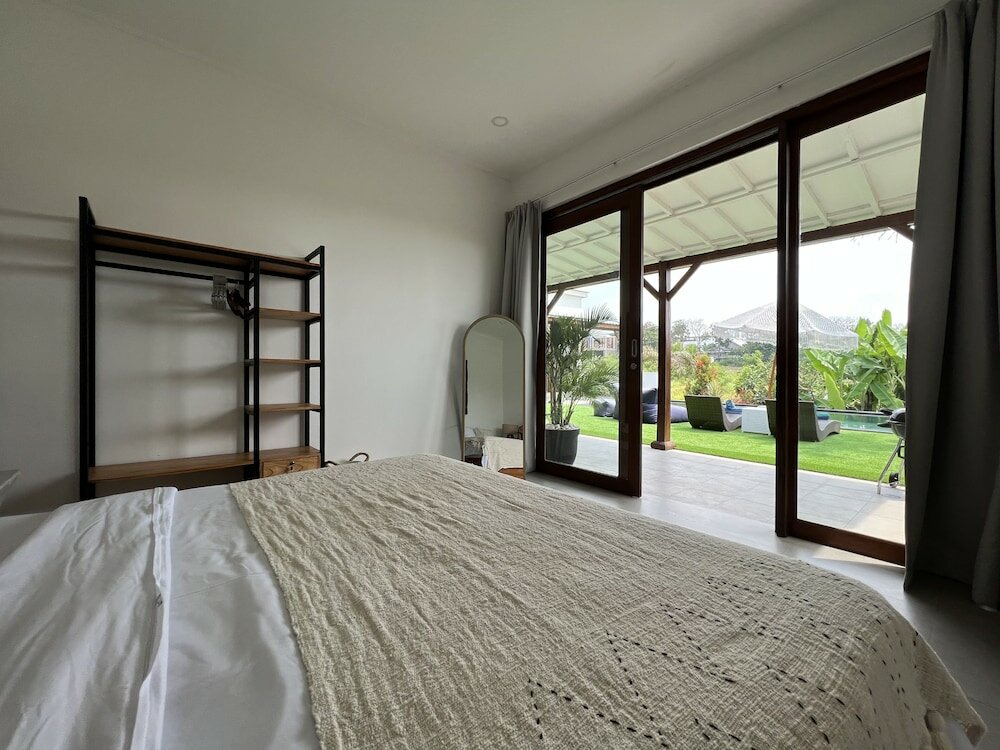 Фото Villa Roman & Alena Canggu