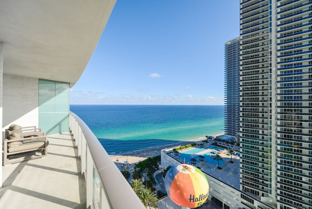 Фото Lux Condo at Hollywood Beach