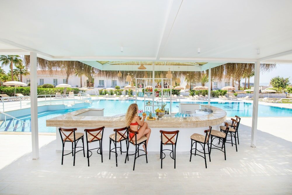 Фото Long Beach Villas