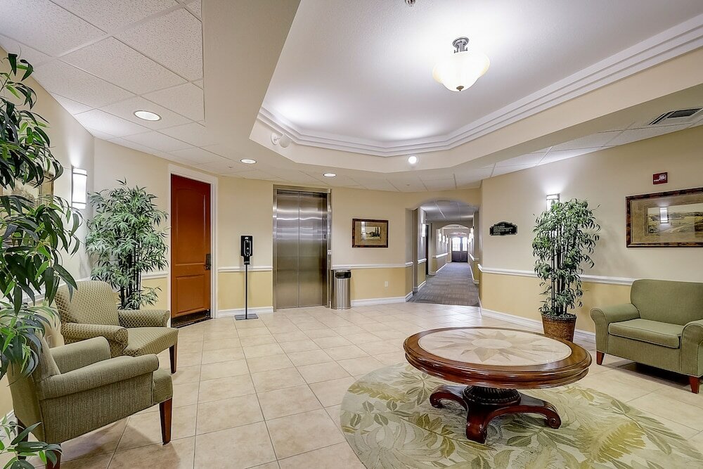 Фото Emerald Greens Hotel Condo Resort