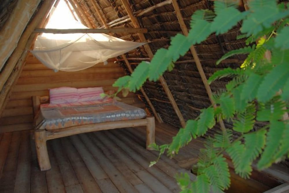 Фото Pakachi Beach Resort & Hotel