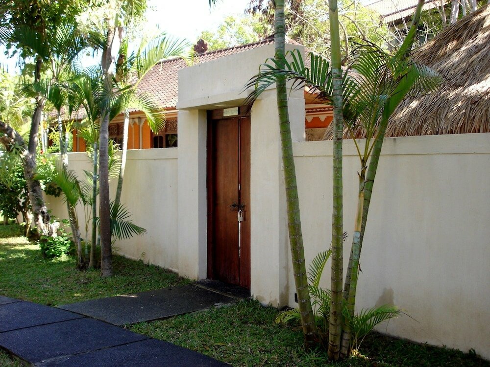 Фото The Benoa Beach Front Villas & SPA