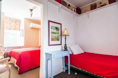 Гостиница Auberge McGee's Inn в Оттаве