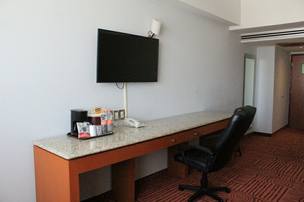 Фото Holiday Inn Puebla Finsa, an Ihg Hotel