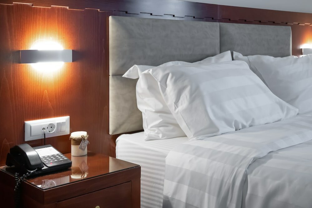 Фото Attalos Hotel