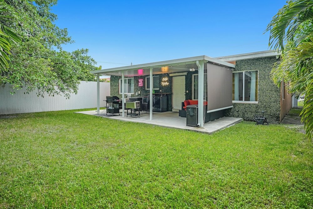 Фото 4 to 23 Guests GameRoom 2 Kitchens Bar BBQ