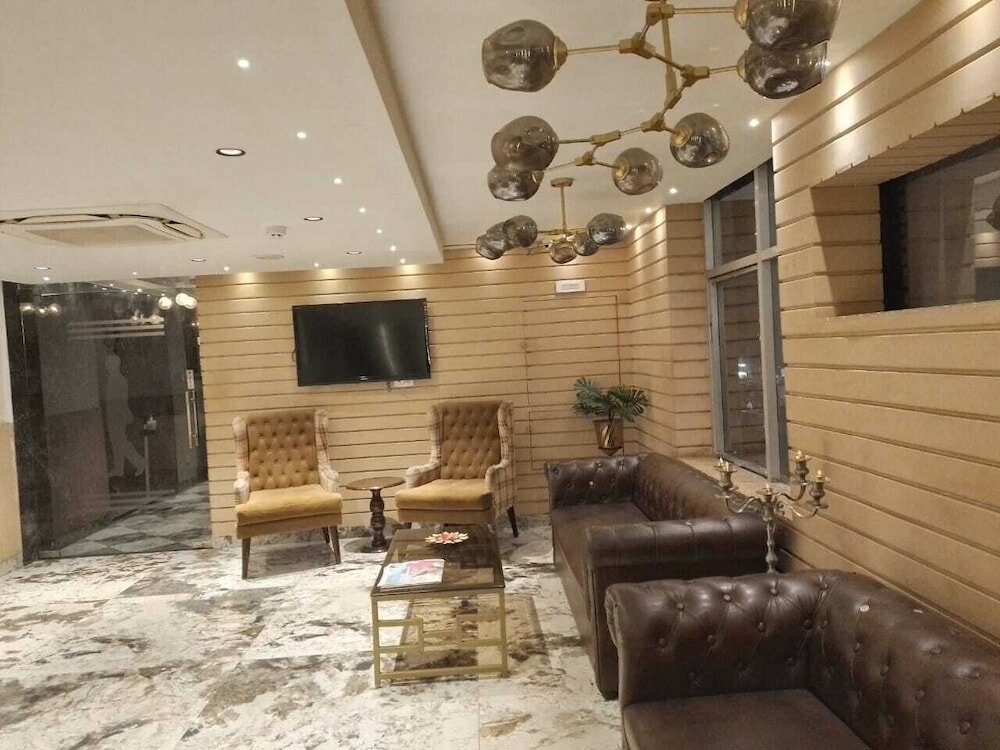 Фото Rnb Select Hotel Walk in Lucknow