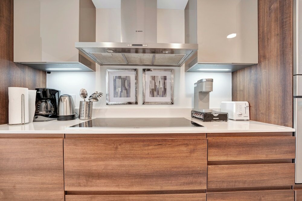 Фото Stunning 2br 2ba Bay Harbour with Pool