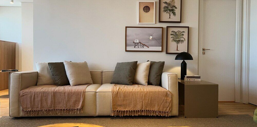 Фото White by Movinn