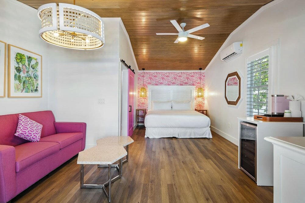 Фото Custom House Inn