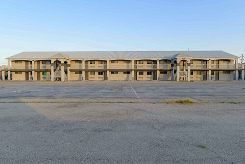 Гостиница HomeTowne Studios by Red Roof Odessa в Одессе