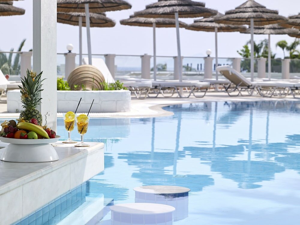 Фото Dimitra Beach Hotel & Suites