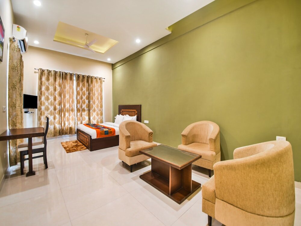 Фото Hotel Amrit Manthan