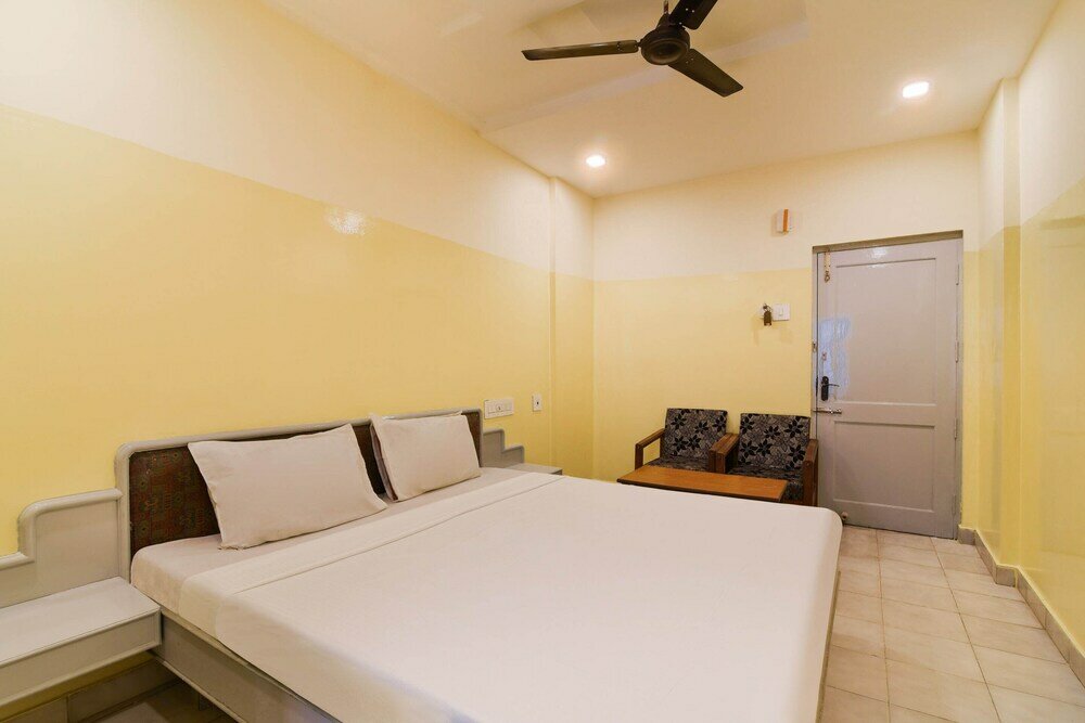 Фото Spot On 41643 Karthik International