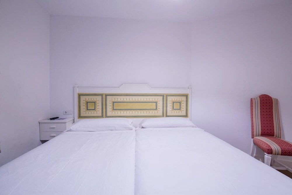 Фото Hostal Misericordia